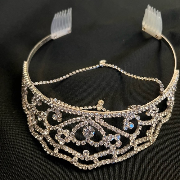 Gorgeous Diamond and Silver Tiara with 2 Teardrop chains main image 11